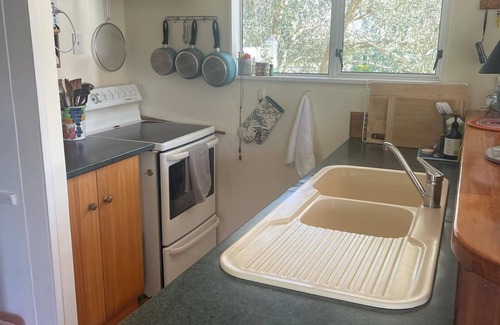 Waikanae Cottage | Beside the lagoon - Waikanae Beach
