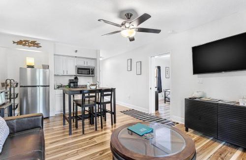 Dunedin Apartment | Beso del Sol Resort in Dunedin - Perfect Location & Relaxation!