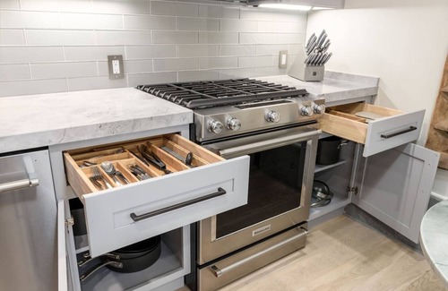 Midtown Sacramento Apartment | Bespoke 1 Bedroom - Private Patio & Fire Pit