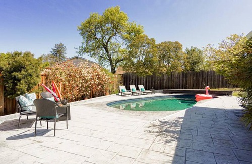 Petaluma House | Bespoke Family Resort w/ Pool+Spa+Outdoor Shower