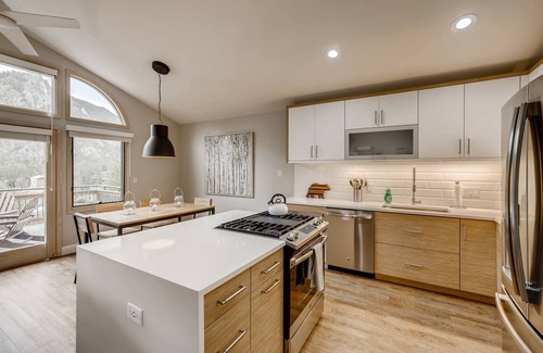 The Reserve House | Best Deck Views of Mt. Royal in Frisco! Beautiful Townhome Newly Remodeled - Modern Style & Comfort.