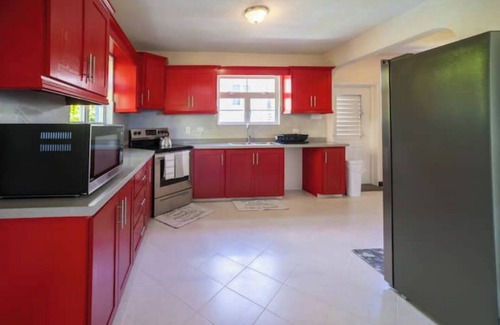 Ridgeway Apartment | Best E Villas St Silas St James. Spacious 3 Bedroom Town House near Golf Course.