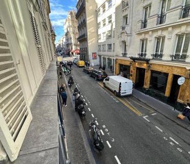 8th Arrondissement Apartment | Best Inn Studio Ponthieu Paris