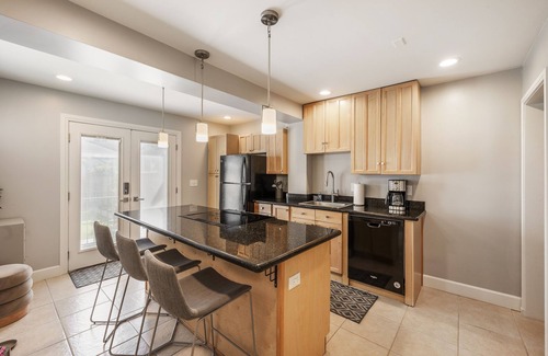 Downtown Salt Lake City House | BEST LOCATION DOWNTOWN, DESIGNER FURNISHINGS