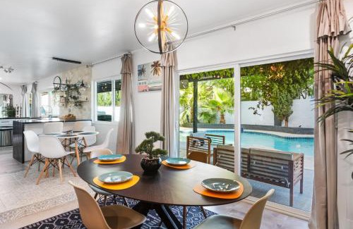 Winchester House | BEST LOCATION HOME w POOL - LV Convention & 3 mi STRIP & Fremont