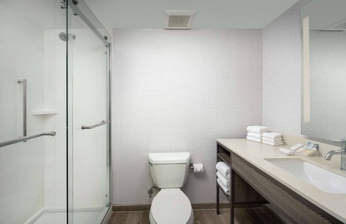 Brickell Hotel | Best Memories Start Here! Outdoor Swimming Pool, Pets Allowed!