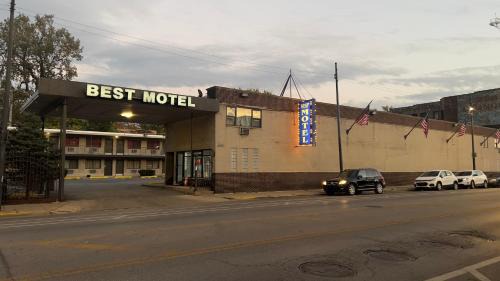 Greater Grand Crossing Hotel | Best Motel By OYO Chicago I-90