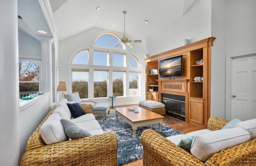 Monteray Shores House | Best of Both Worlds! Currituck Sound/Whalehead Beach.