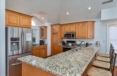 Monteray Shores House | Best of Both Worlds! Currituck Sound/Whalehead Beach.