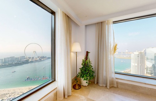 Dubai Marina Apartment | Best Penthouse in Dubai with private pool in the center of the city!