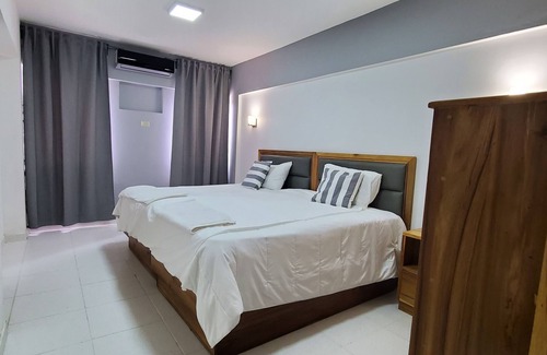 San Carlos Bed & Breakfast | Best Price Balcony & 5 minutes walk Boca Chica Beach