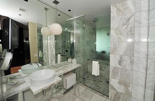 Las Vegas House | Best Strip City Views Balcony Suite No Resort Fee