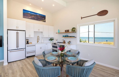Kihei Condo | Best unit on property! Modern, Ocean Views! Beach, Pool, Whales! Video Tour!