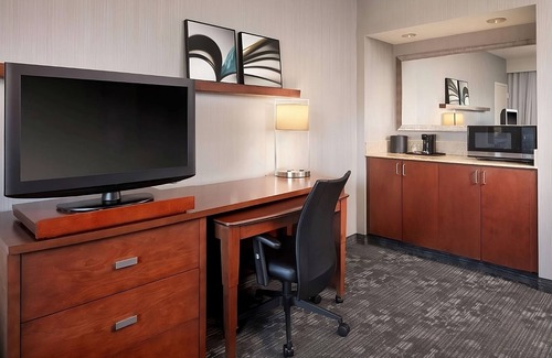 Laguna Hills Hotel | Best Value, Quality Stay! 2 Pet friendly Modern Units Near Newport Sports Museum