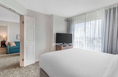 Downtown San Antonio Hotel | Best Value, Quality Stay! w/Outdoor Pool, Near Elmendorf Lake Park