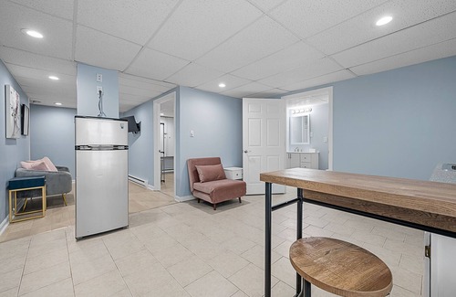 Central Business District House | Best value! Walk to downtown Worcester: Union station, hospitals, & universities