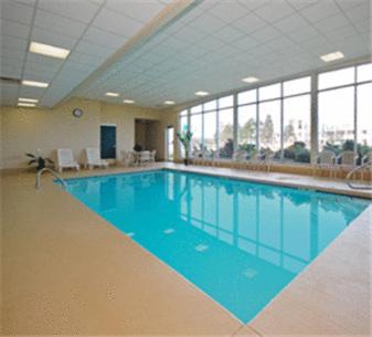 Brook Park Hotel | Best Western Airport Inn & Suites Cleveland