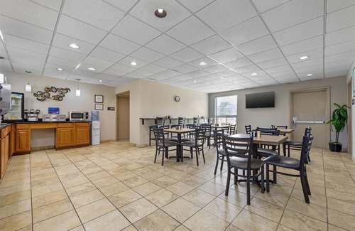 Dover Hotel | Best Western Galaxy Inn