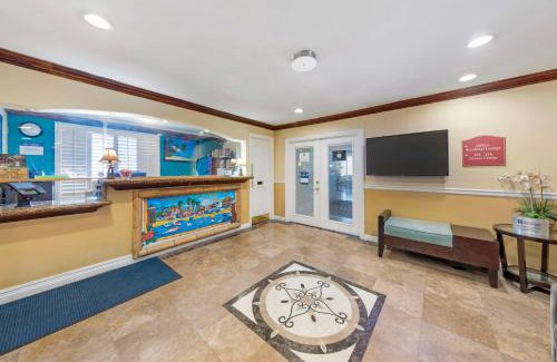 Sunset Beach Hotel | Best Western Harbour Inn & Suites Huntington - Sunset Beach