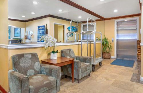 Sunset Beach Hotel | Best Western Harbour Inn & Suites Huntington - Sunset Beach