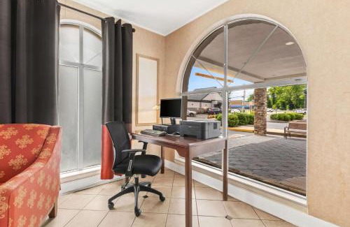 Hazlet Hotel | Best Western Hazlet Inn