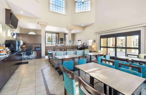 Five Points Northeast Hotel | Best Western Oxnard Inn
