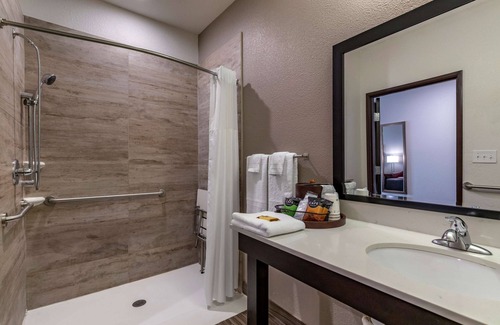 Big Lake Hotel | Best Western Plus Big Lake Inn