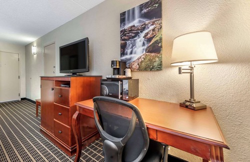 Bridgeport Hotel | Best Western Plus Bridgeport Inn