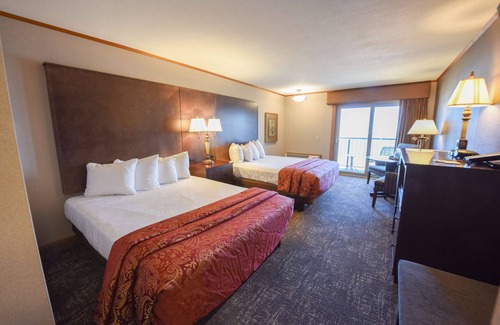 Mackinaw City Hotel | Best Western Plus Dockside Waterfront Inn