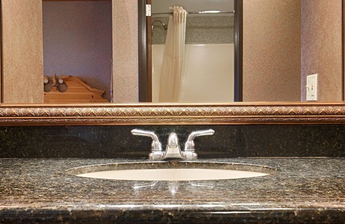 Mackinaw City Hotel | Best Western Plus Dockside Waterfront Inn