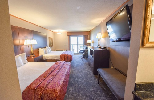 Mackinaw City Hotel | Best Western Plus Dockside Waterfront Inn