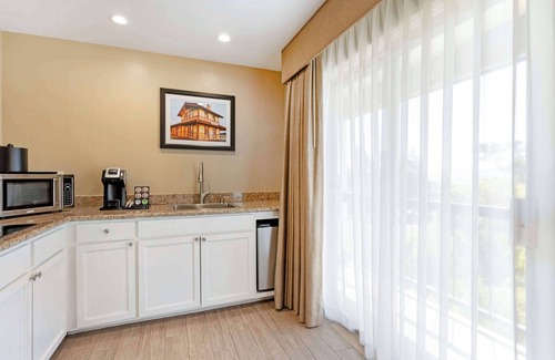 Benicia Hotel | Best Western Plus Heritage Inn