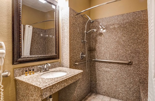 North Shore Hotel | Best Western Plus Heritage Inn