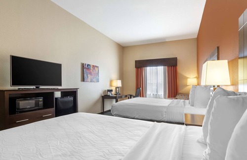 Luling Hotel | Best Western Plus Longhorn Inn & Suites