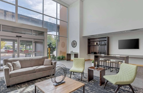 Nampa Hotel | Best Western Plus Peppertree Nampa Civic Center Inn