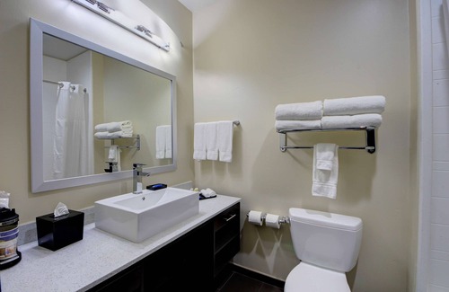 Muskogee Hotel | Best Western Plus The Inn & Suites At Muskogee