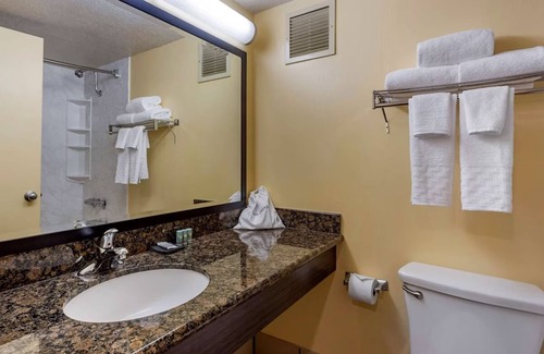 Western Honolulu Hotel | Best Western The Plaza | Standard Room 2 Double Beds | Swimming Pool