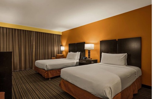 Western Honolulu Hotel | Best Western The Plaza | Standard Room 2 Double Beds | Swimming Pool