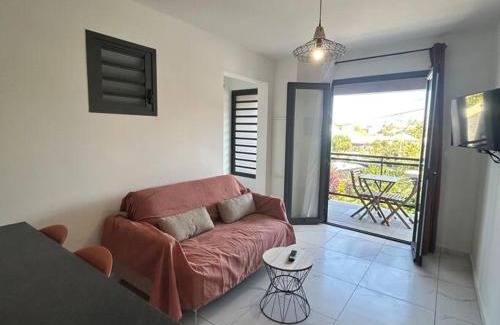 Saint-Pierre De La Reunion Apartment | BETEL 2 Escapade à deux pas de la plage Terre Sainte