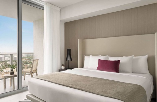 Hollywood South Central Beach Hotel | Better Choice for your Vacation! 3 Oceanfront Units, Kitchen, Pool