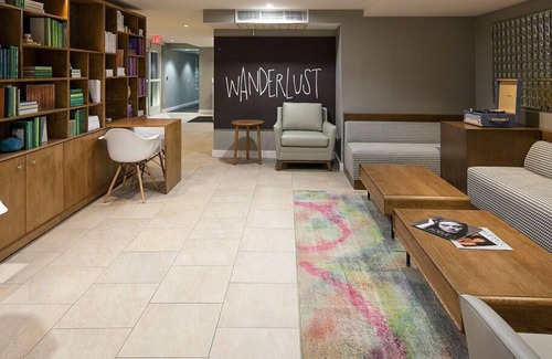 Venice Hotel | Better-than-Basic King at The Kinney Venice Beach!