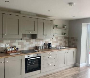 Newry House | Betty's Cottage