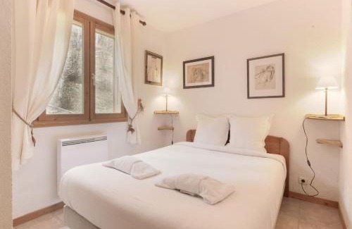 Les Houches Apartment | Betulle - 2bedroom - Patio facing Mont-Blanc range