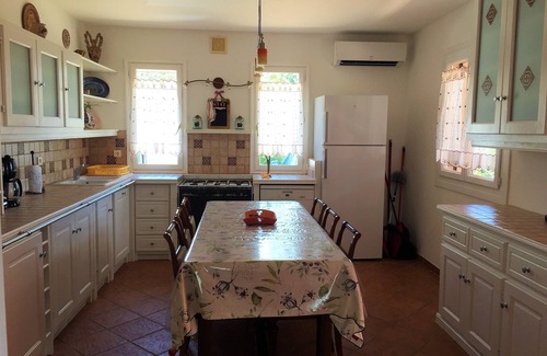 Santa-Lucia-di-Moriani House | Between sea and mountains, in the maquis. and with your feet in the pool