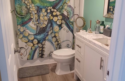 Central San Pedro Condo | Between Los Angeles & Disneyland (Ocean view) 1bed