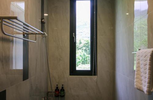 Ji'an Bed & Breakfast | Between mountains B&B