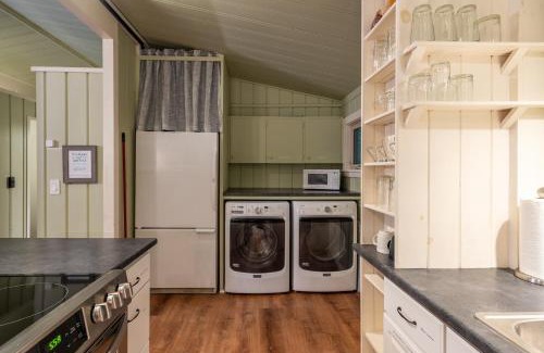 Warren House | Between the Pines