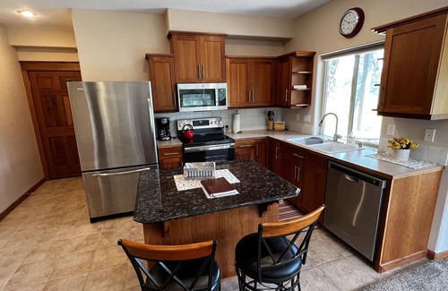 Colbert Apartment | Beyond The River’s Path - gorgeous, quiet, & close to town