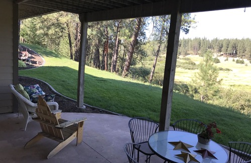 Colbert Apartment | Beyond The River’s Path - gorgeous, quiet, & close to town