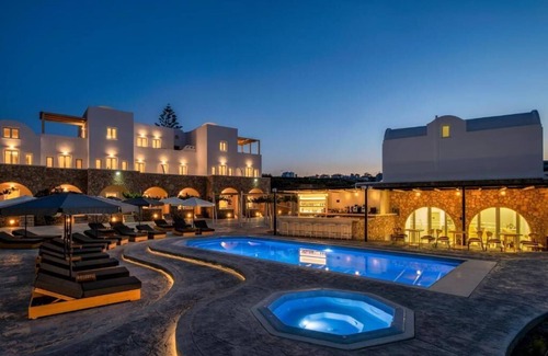 Karterados Apartment | BH587 - C - Suite Santorini